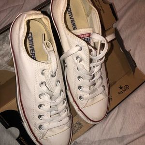 WHITE LOW-TOP CHUCK TAYLOR ALL STAR CONVERSE